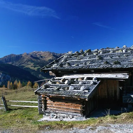 Spacious In Near Ski Area *